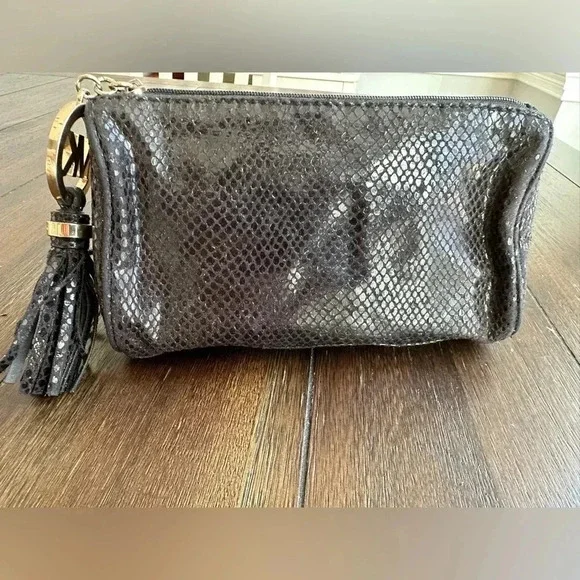 Michael Kors handbag/clutch - Picture 8 of 12